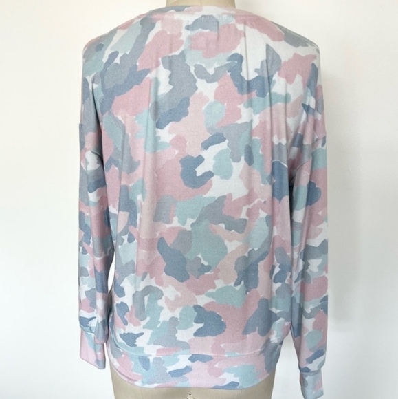 Sundry Abstract Camouflage Loungewear Top - Picture 7 of 8